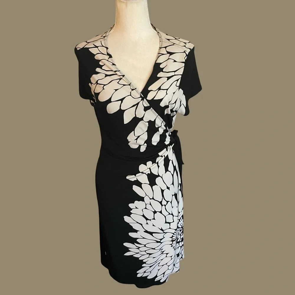 Scarlett floral Wrap Dress black white short sleeve sz 14 spandex V neck stretch - Picture 3 of 13